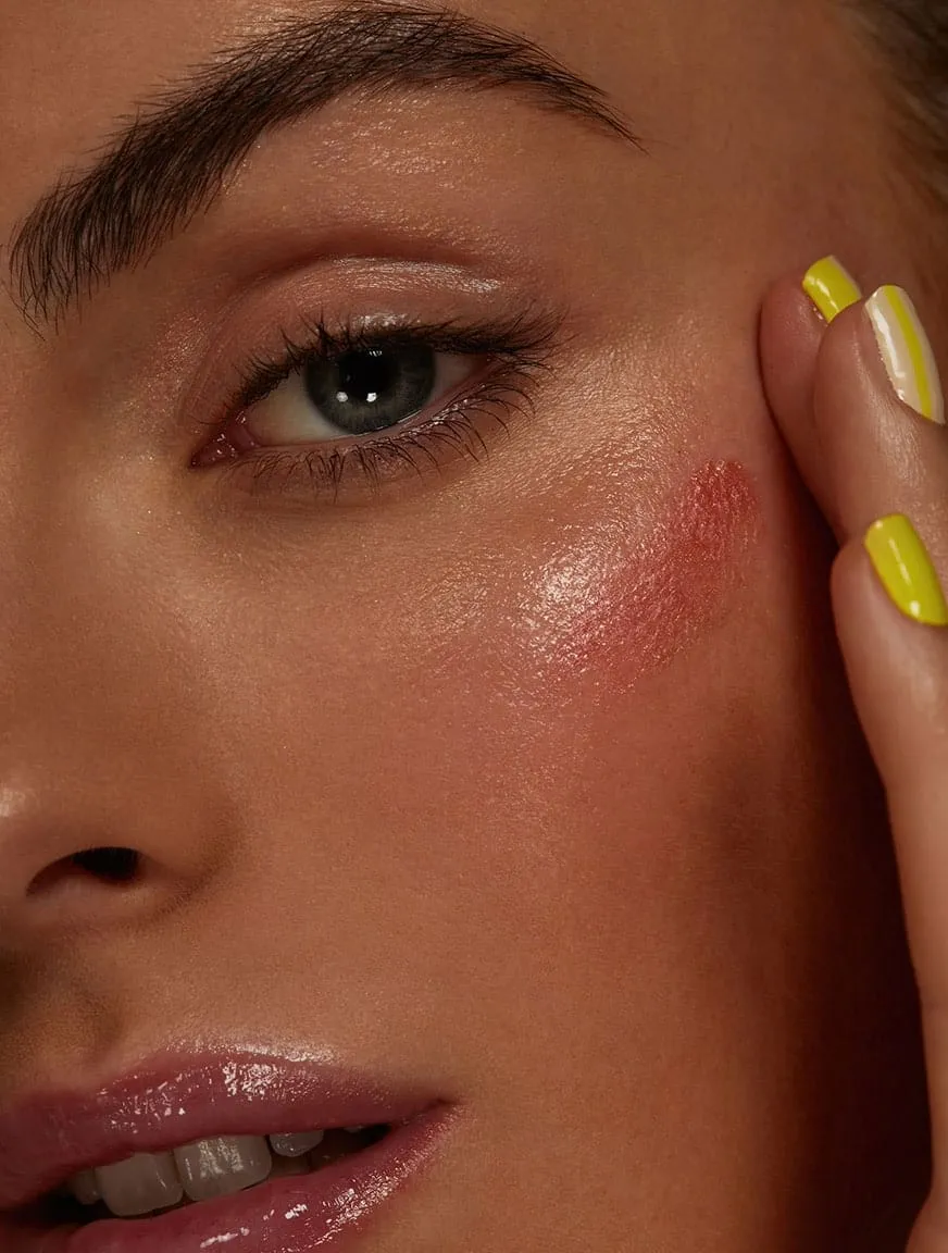 Dewy Highlight Glossy Cheek Glow